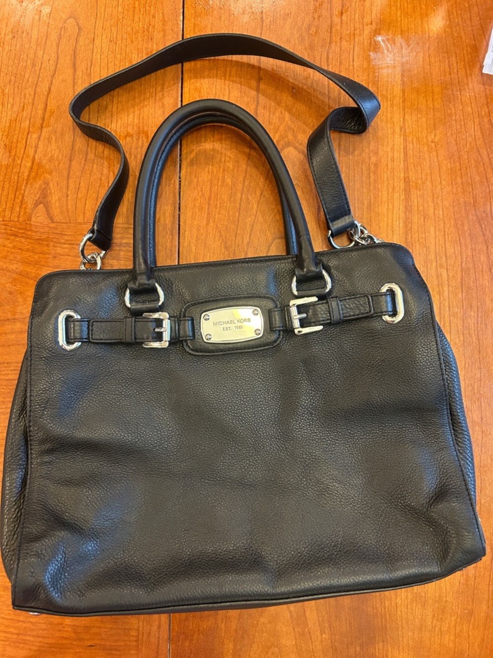 MICHAEL KORS HAMILTON BLACK LEATHER BAG
